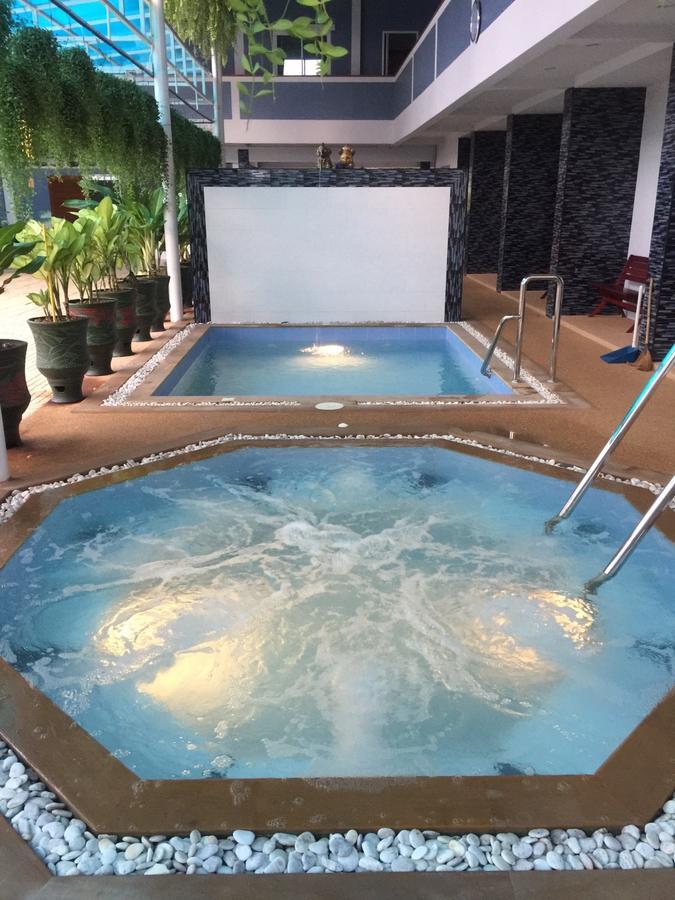 Suan Palm Resort Ban Pong  Exteriör bild